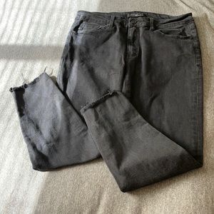 KanCan black ankle length jeans.